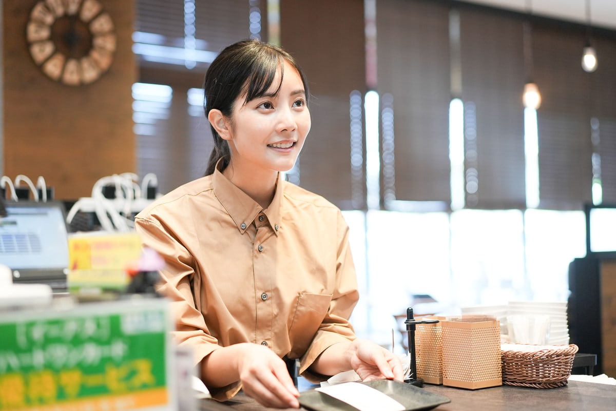 デンバープレミアムの接客シーン